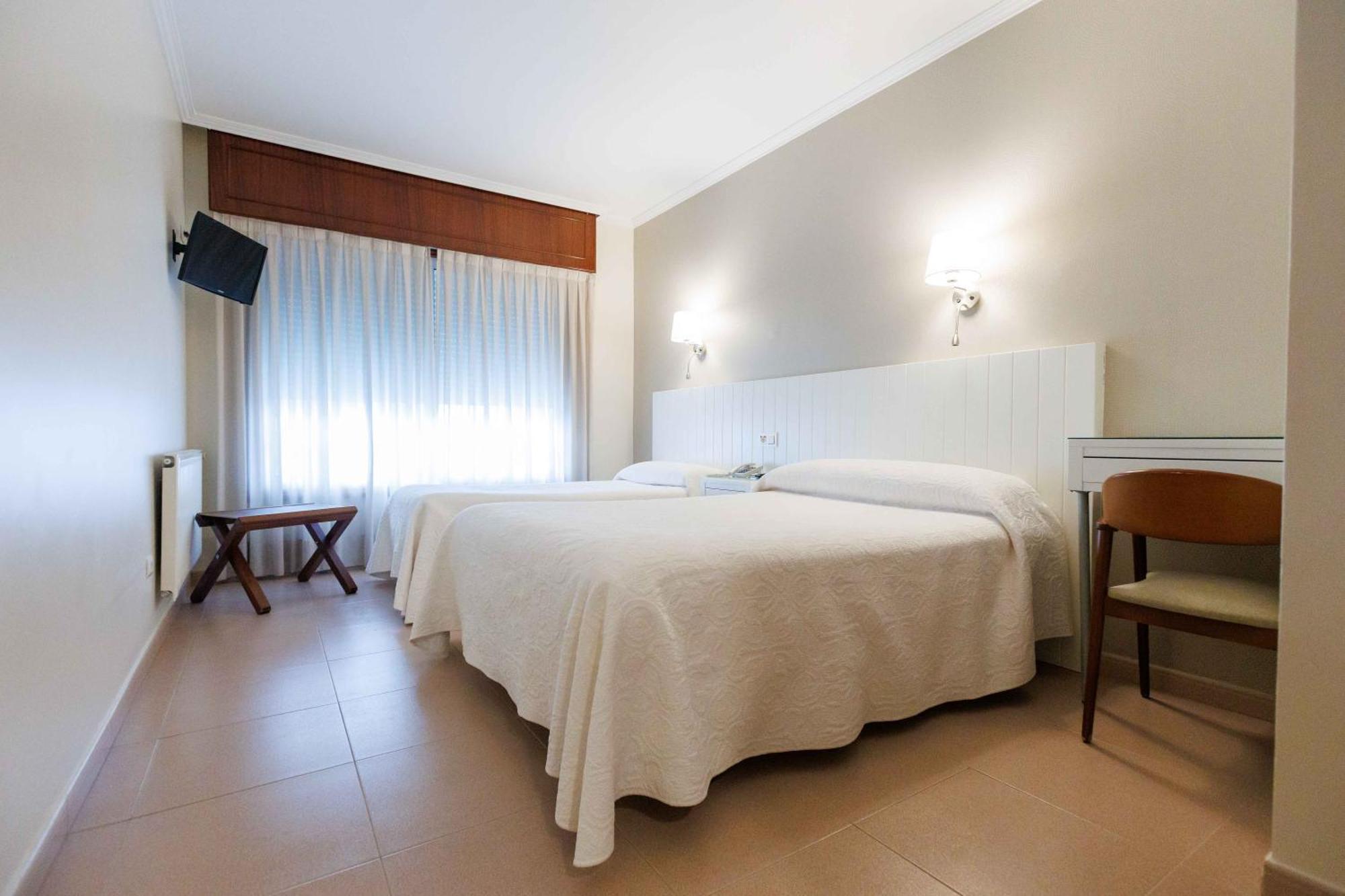 Hotel O Cruceiro Caldas De Reis Esterno foto