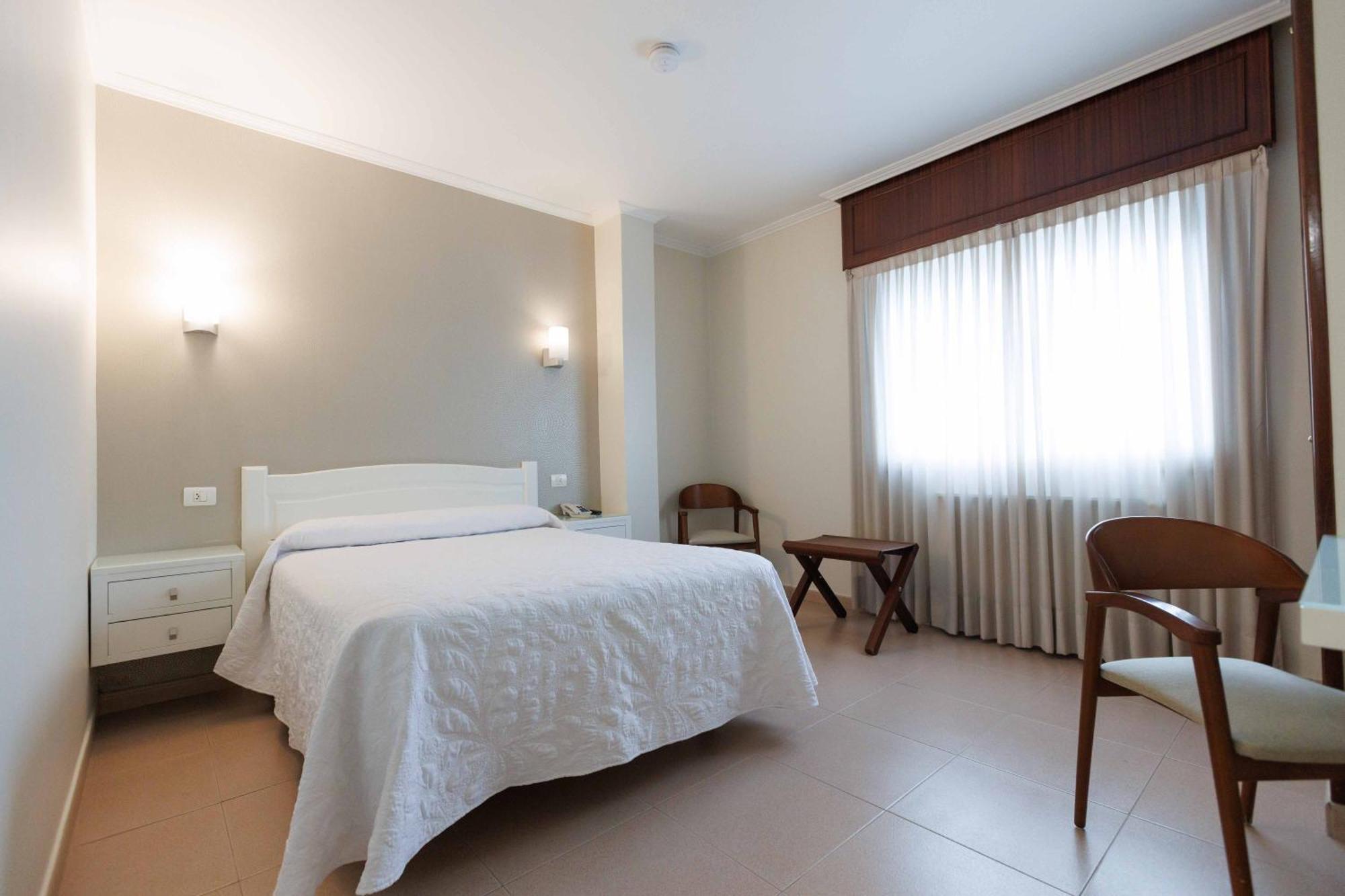 Hotel O Cruceiro Caldas De Reis Esterno foto