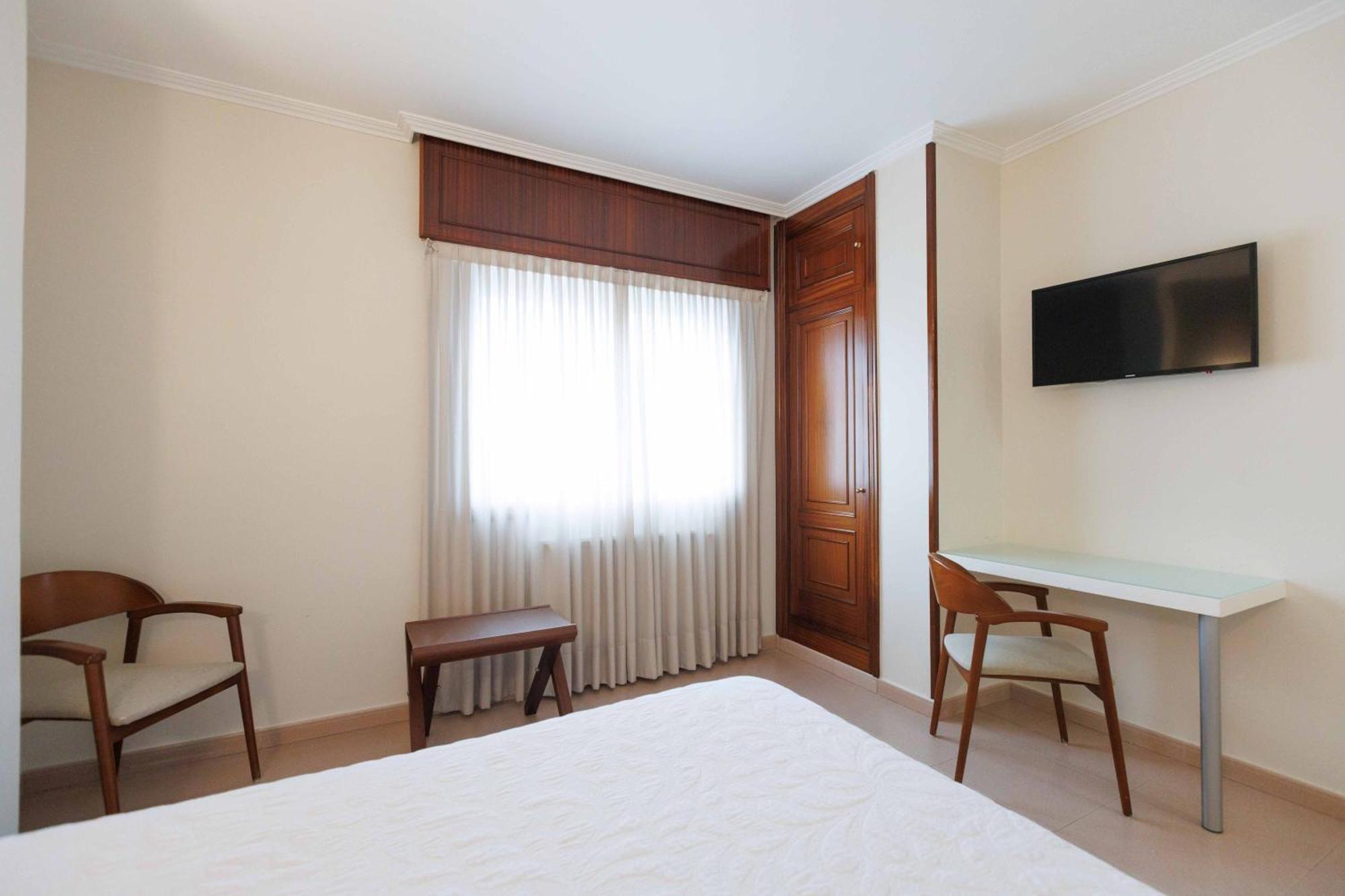 Hotel O Cruceiro Caldas De Reis Esterno foto