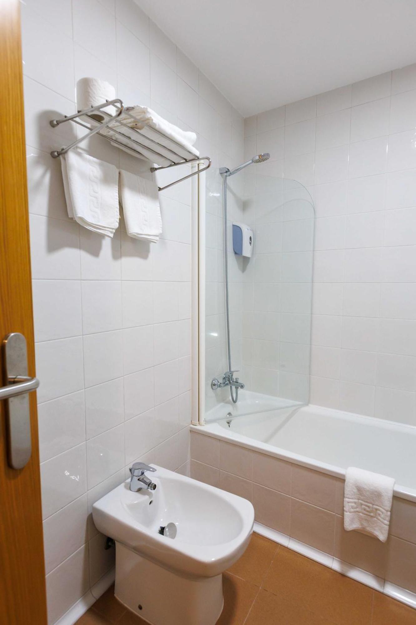 Hotel O Cruceiro Caldas De Reis Esterno foto
